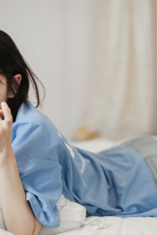 打女佣的屁屁
